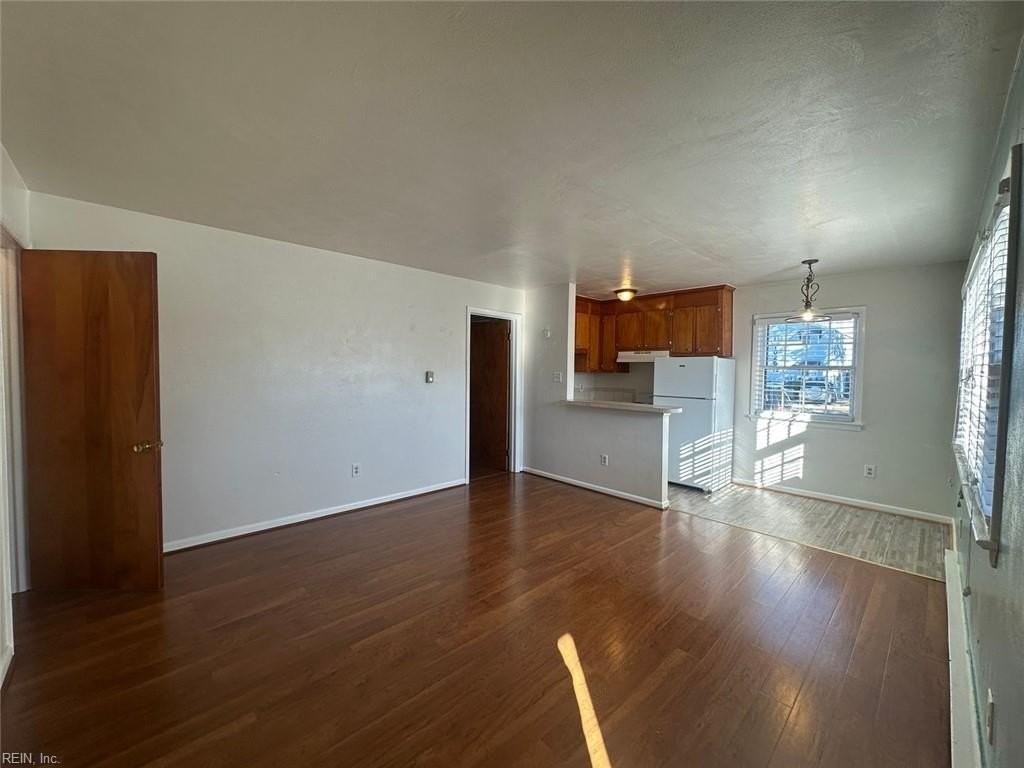 1023 Little Bay Ave #5 - Photo 4 of 15