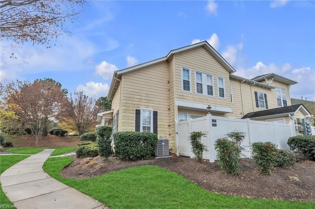 1116 Grace Hill Dr #225 - Photo 7 of 30