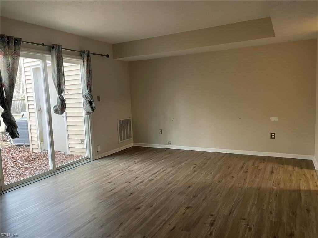 34 Roffman Pl - Photo 6 of 17