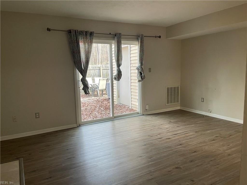 34 Roffman Pl - Photo 7 of 17