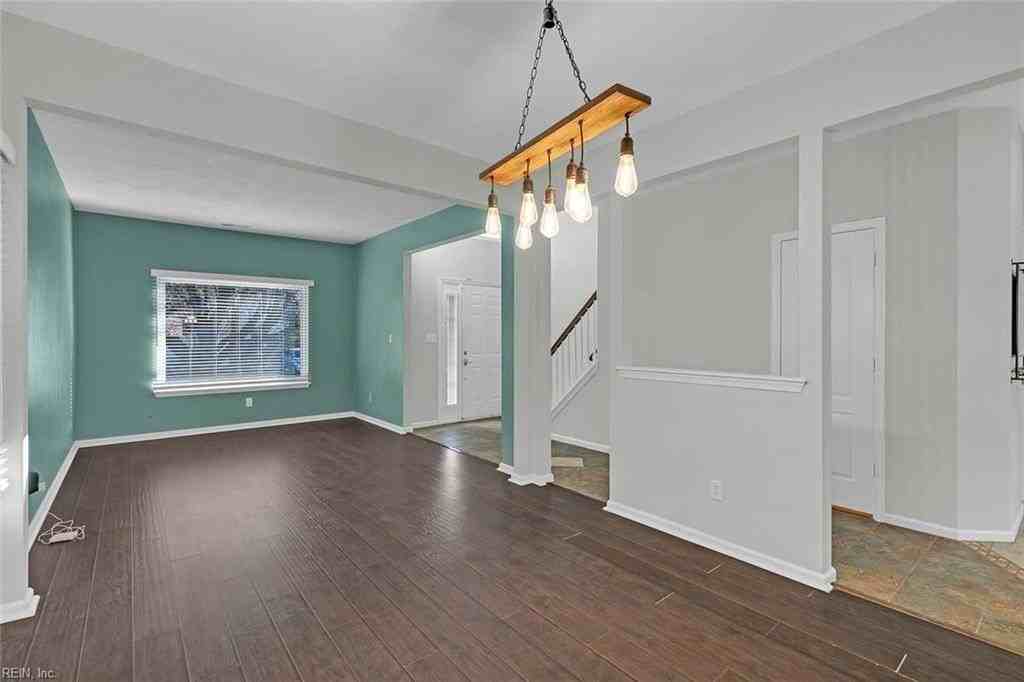 710 Ray Ave - Photo 7 of 32