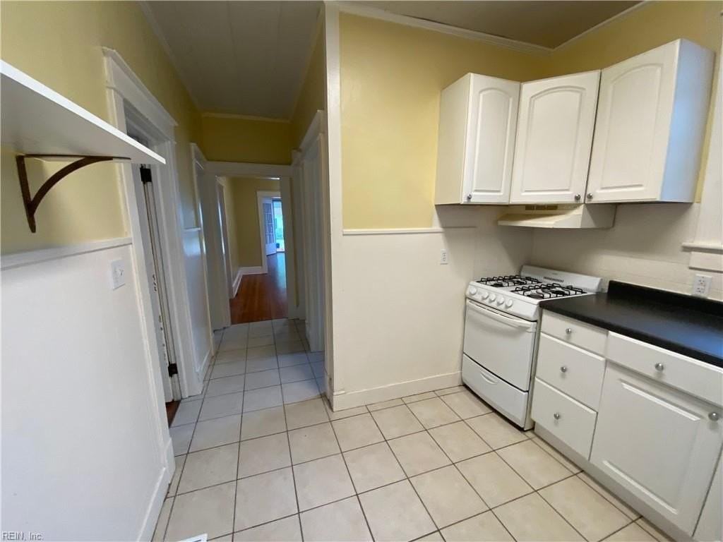 859 47th St - Photo 6 of 14