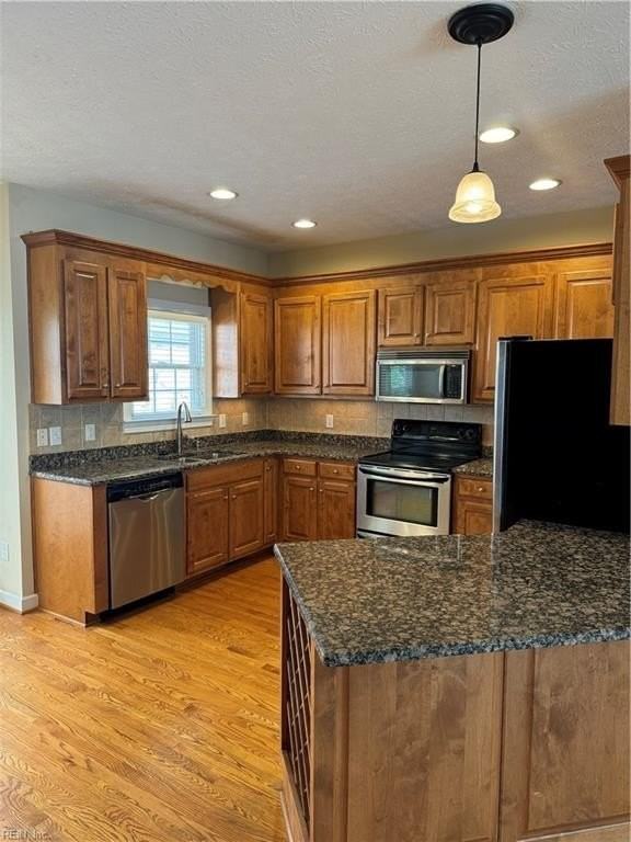 300 Walt Whitman Ave - Photo 6 of 19