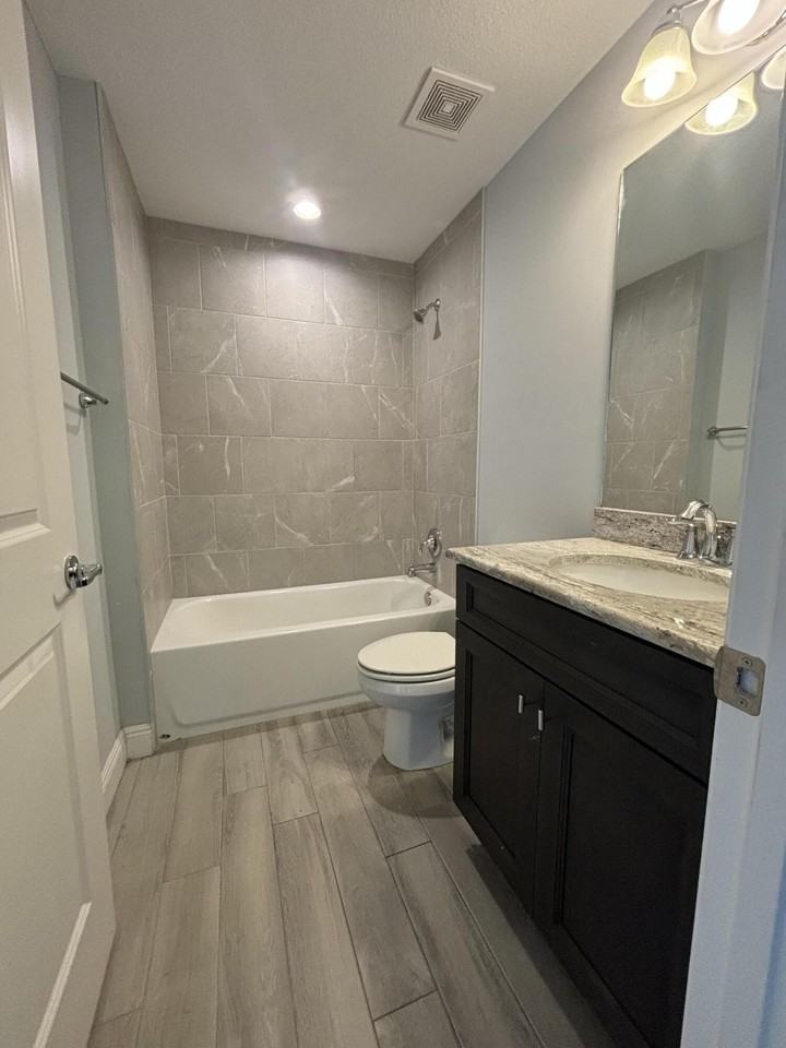 2501 Se Mariposa Ave - Photo 7 of 11