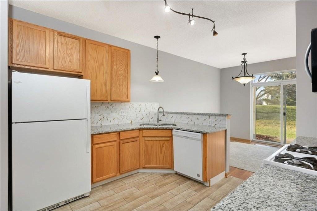 16872 90th Ct N - Photo 2 of 31