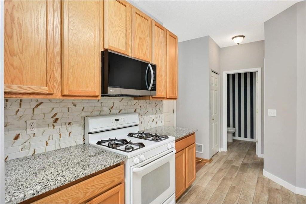 16872 90th Ct N - Photo 3 of 31