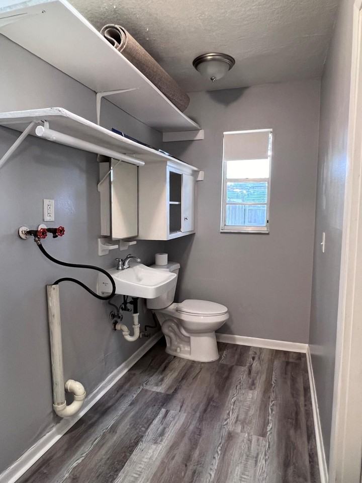 2467 Mercury Drive - Photo 6 of 11