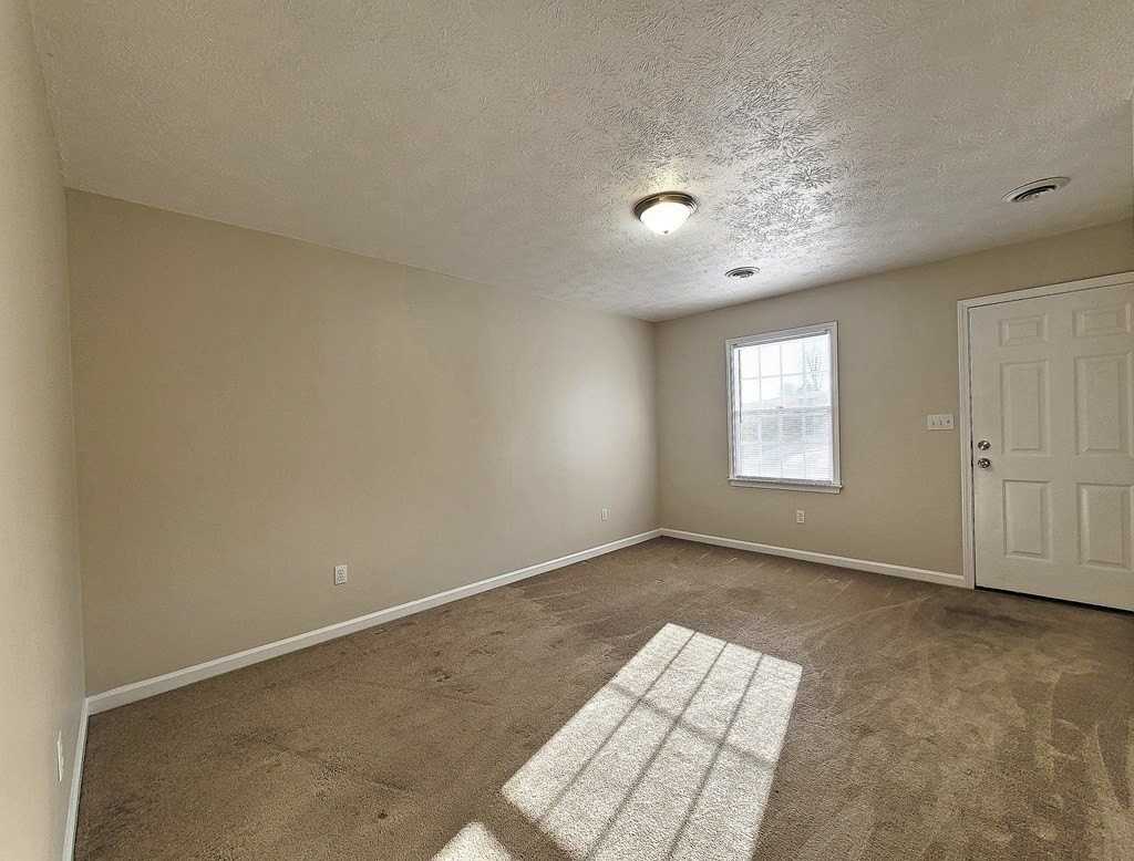 316 Jones Ln - Photo 2 of 9