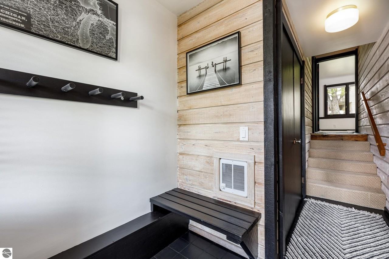 5000 S Townhouse Dr - Photo 2 of 16