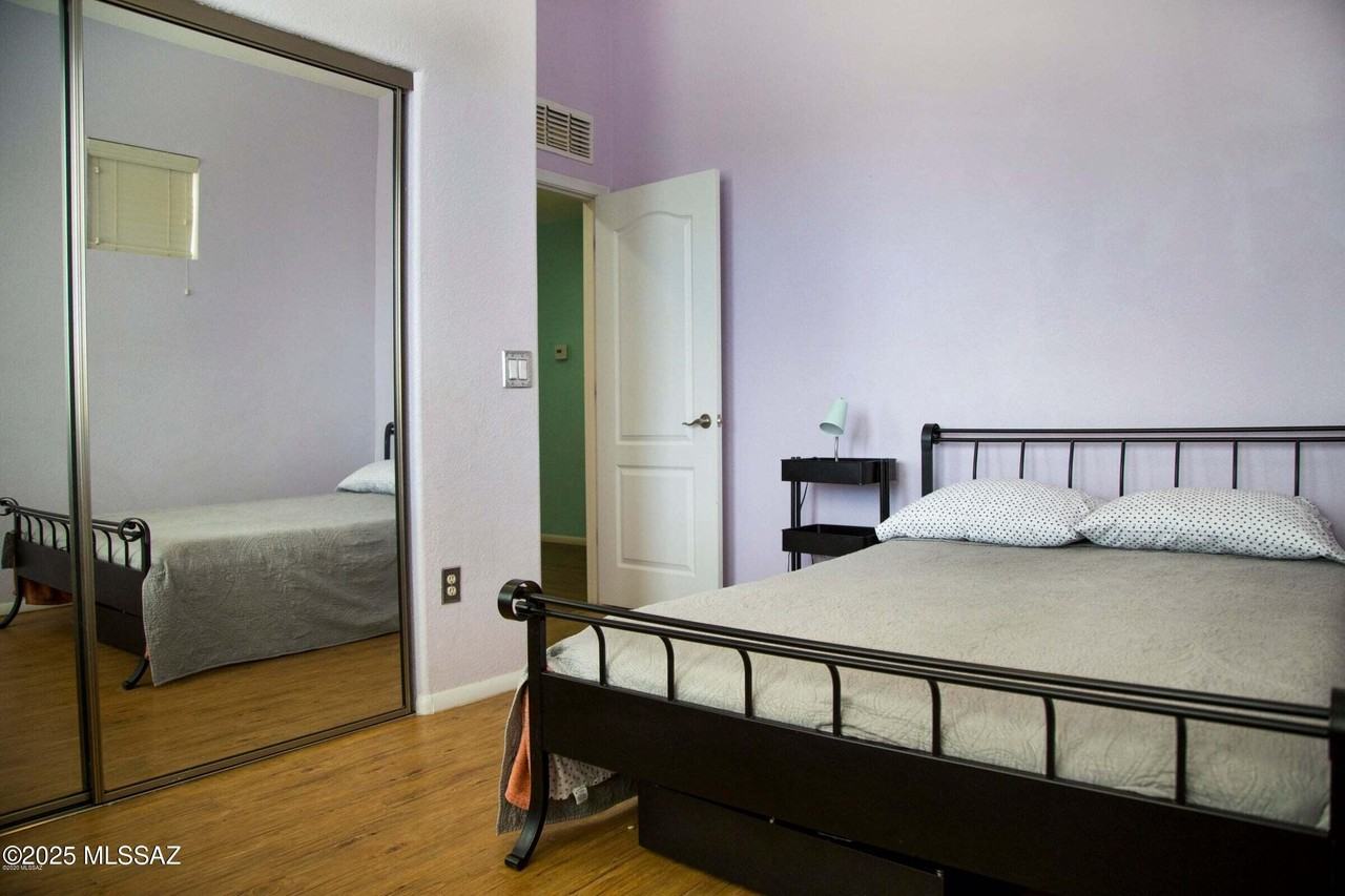 868 West Calle Carasol #2