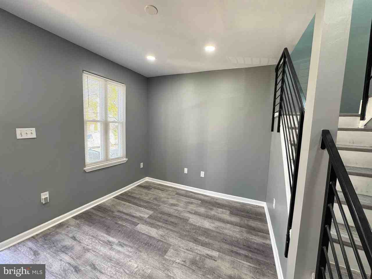 764 Morton St Nw - Photo 4 of 23