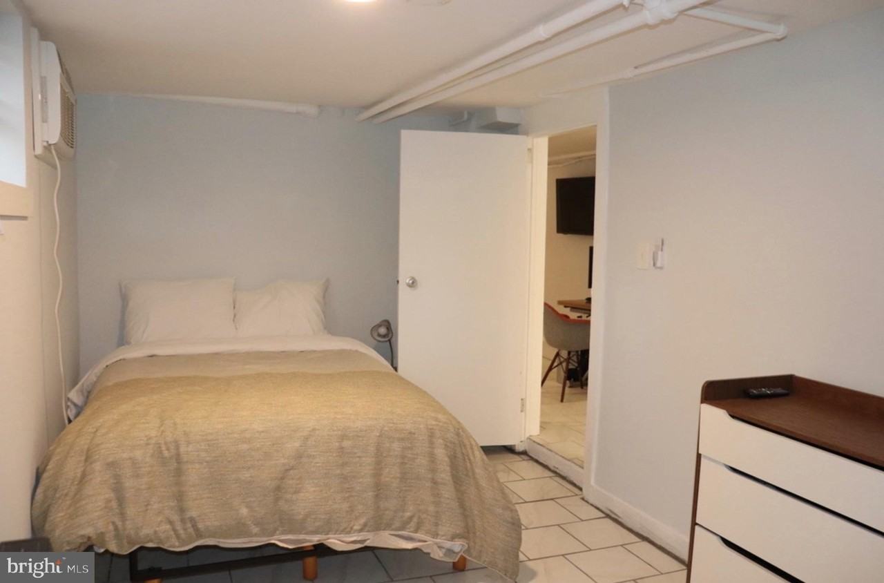 2121 N St Nw #2 - Photo 3 of 8