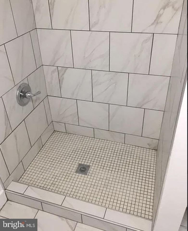 2121 N St Nw #2 - Photo 6 of 8