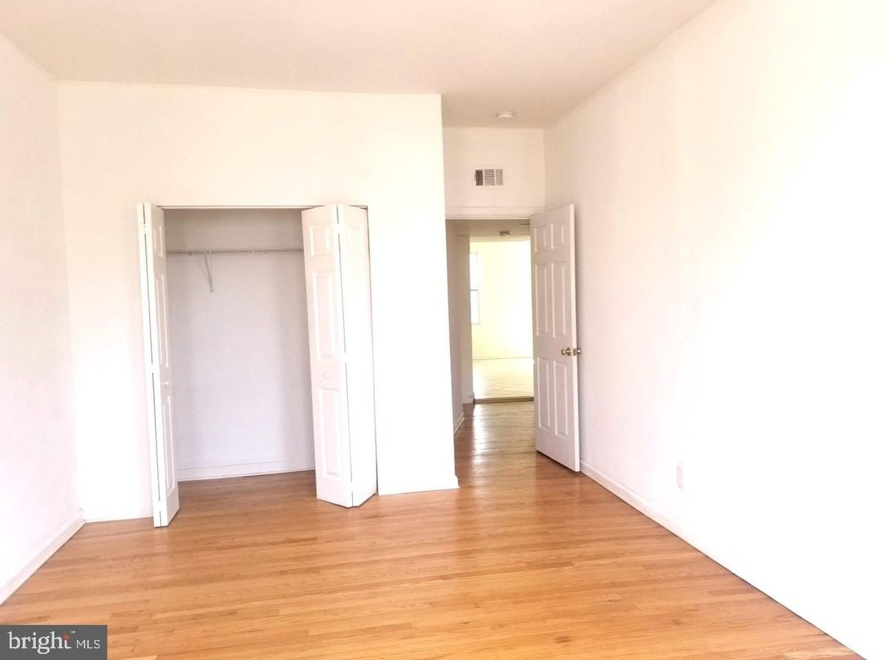 805 Brooks Ln Apt 2 #2 - Photo 3 of 11