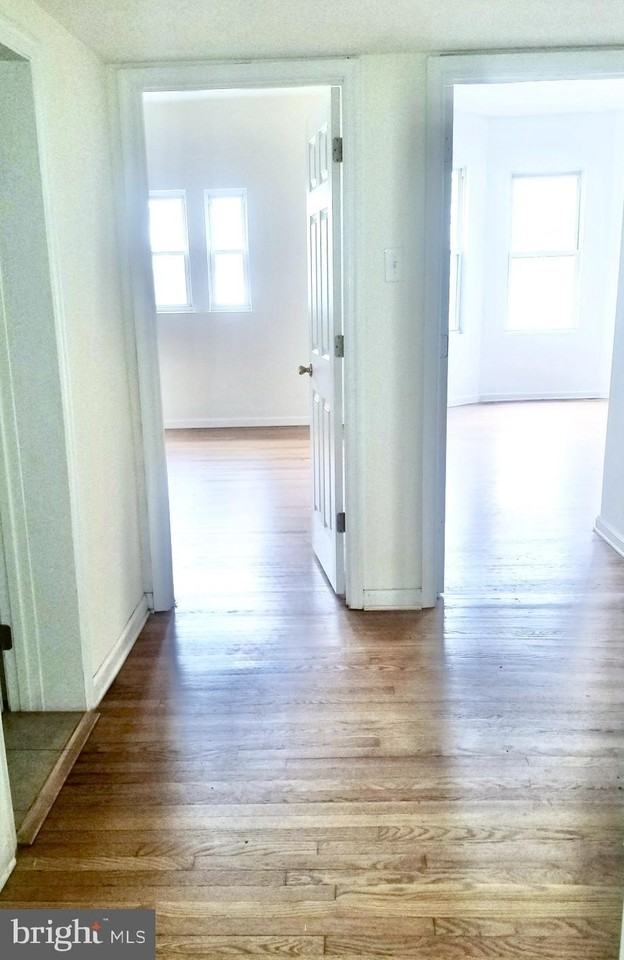 805 Brooks Ln Apt 2 #2 - Photo 6 of 11