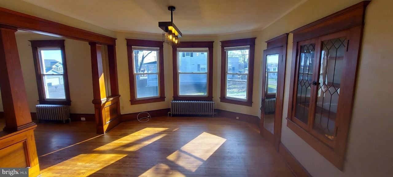 7318 Woodbine Rd - Photo 4 of 33