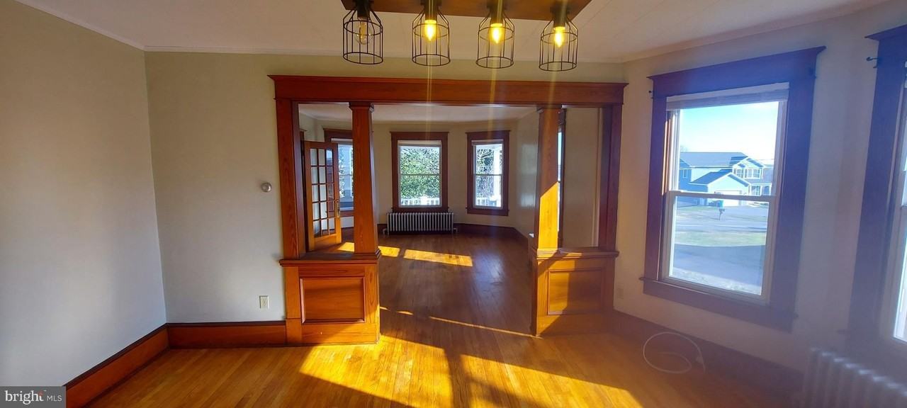 7318 Woodbine Rd - Photo 5 of 33