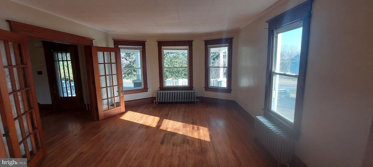 7318 Woodbine Rd - Photo 6 of 33