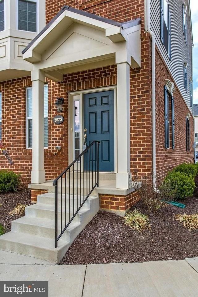 5028 Small Gains Way - Photo 2 of 11