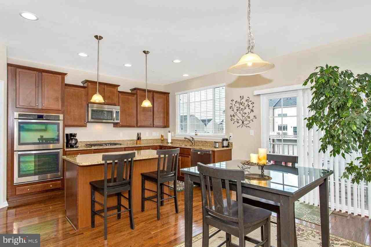 5028 Small Gains Way - Photo 6 of 11