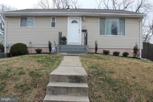 featured image of 2317 Roslyn Avenue