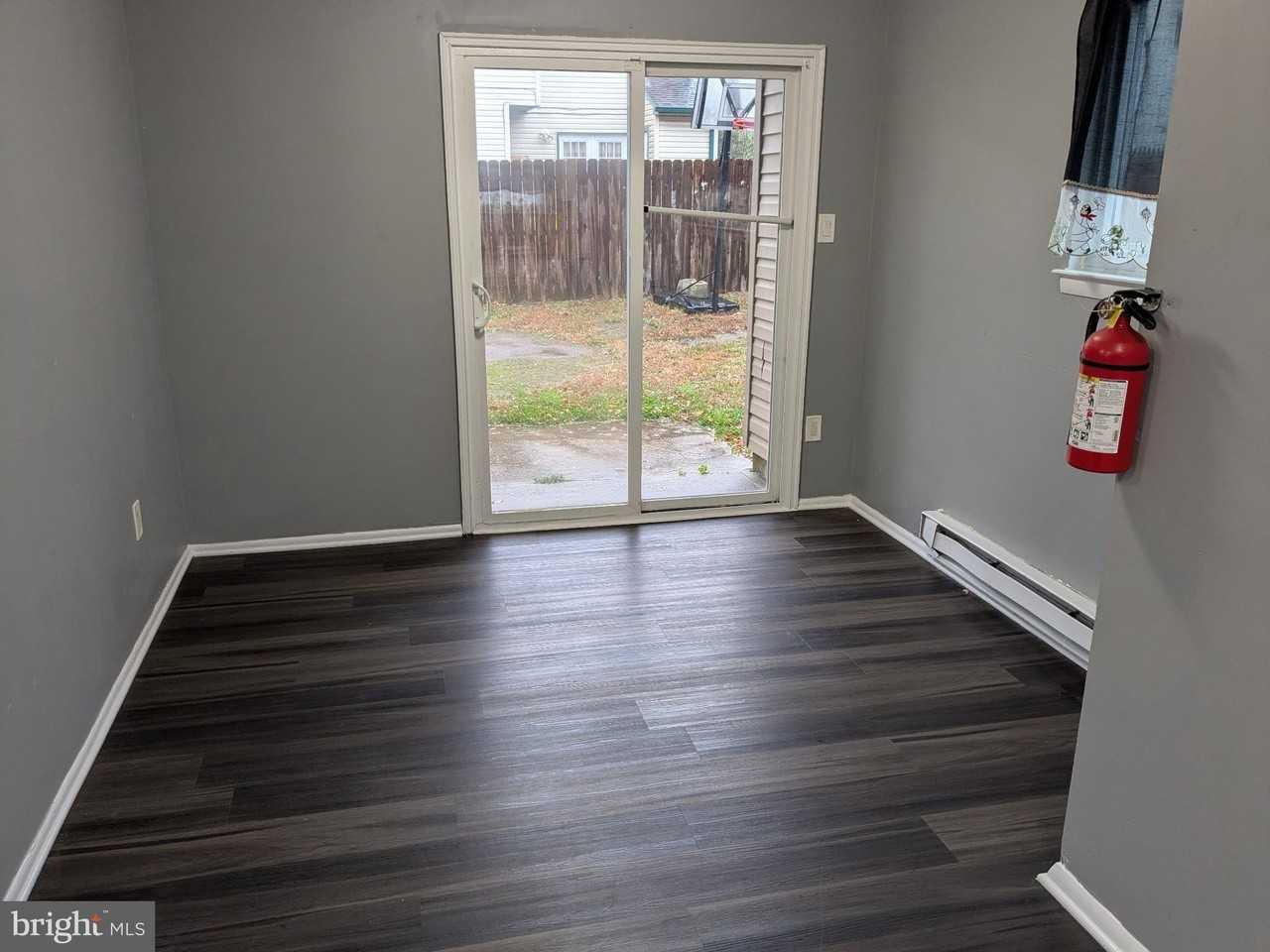 51 Noble Road - Photo 7 of 27