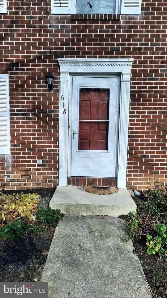 618 Colonial View Rd - Photo 2 of 23