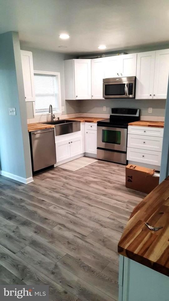 618 Colonial View Rd - Photo 3 of 23