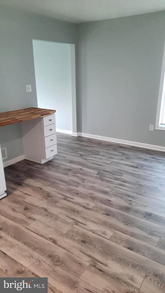 618 Colonial View Rd - Photo 7 of 23