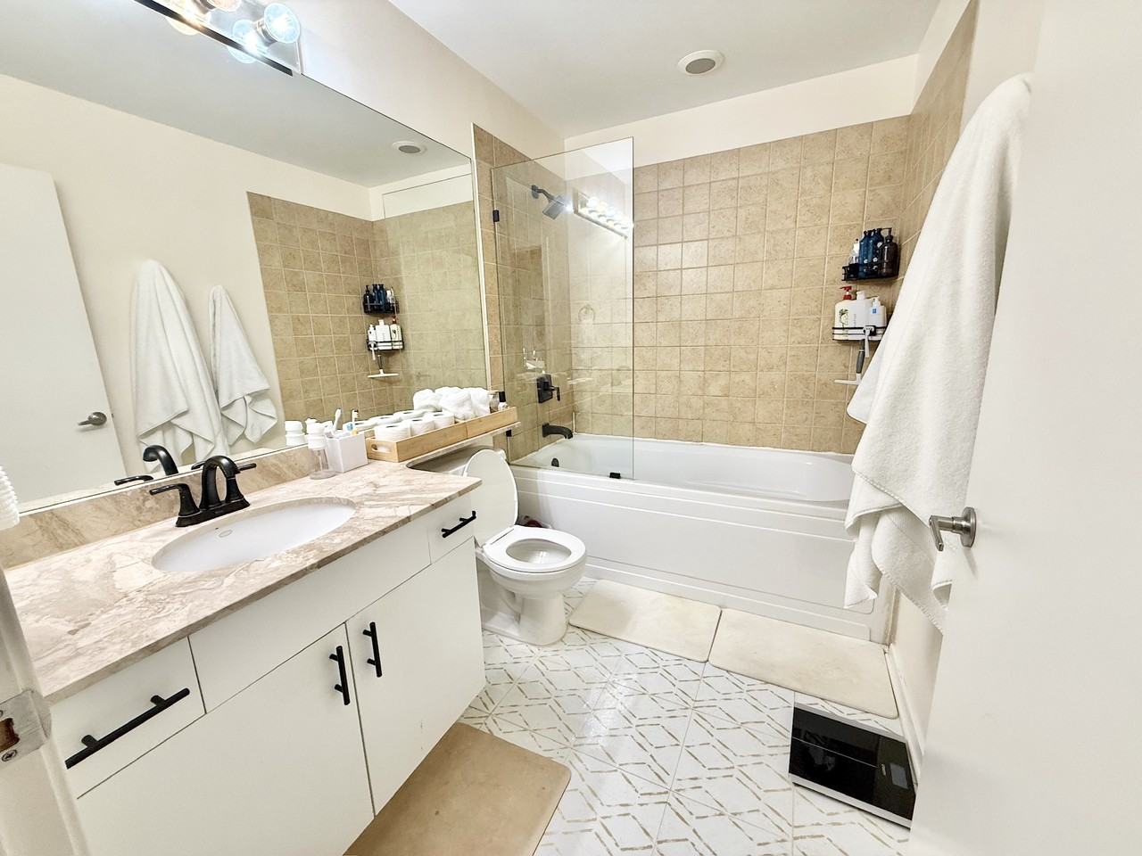 West Adams Street #239 - Photo 7 of 11