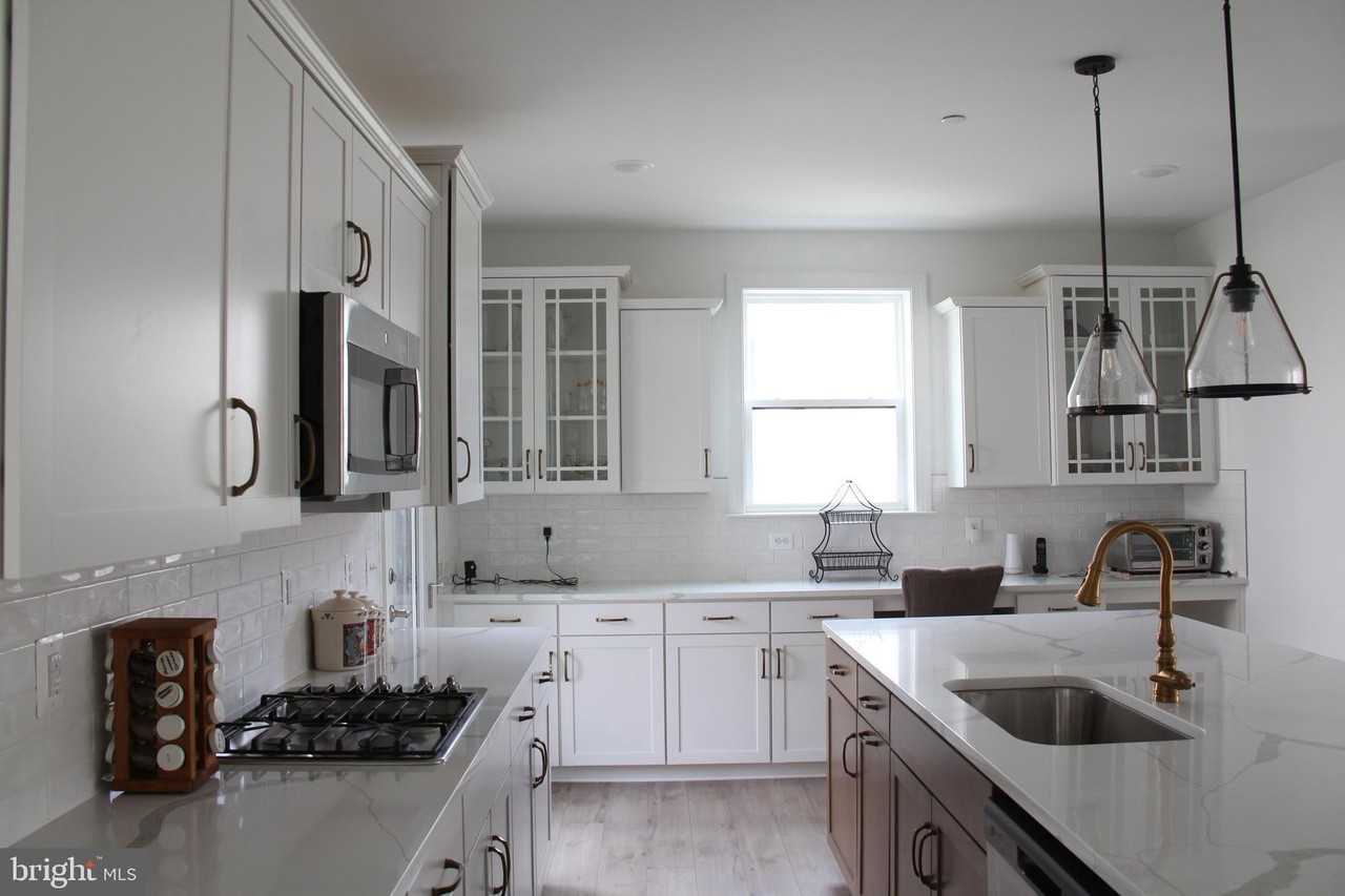 4975 Longmire Way - Photo 6 of 21