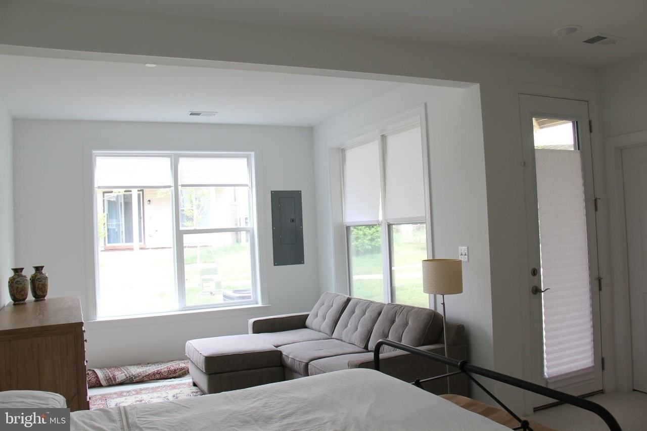 4975 Longmire Way - Photo 7 of 21