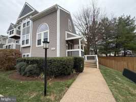 featured image of 12926-B 12926-B GRAYS POINTE Road unit: 12926B