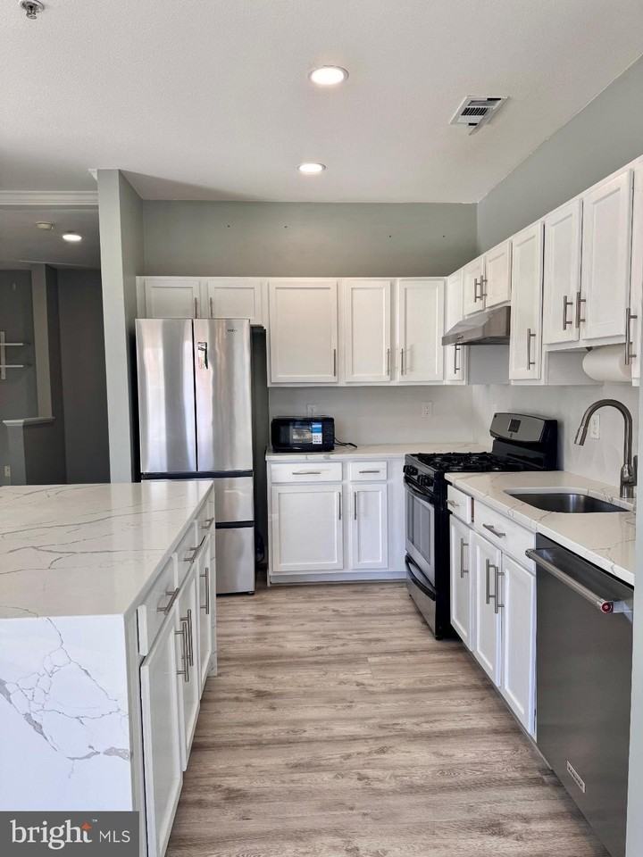 13399 Connor Drive #T - Photo 5 of 18