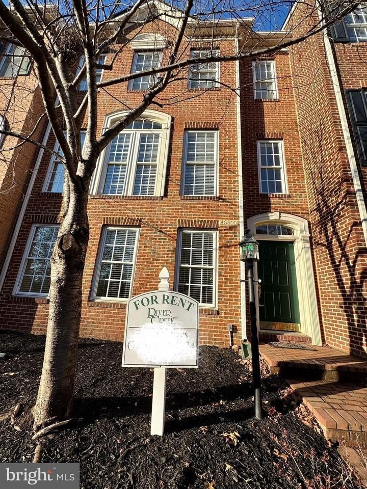 43800 Bent Creek Ter - Photo 2 of 49