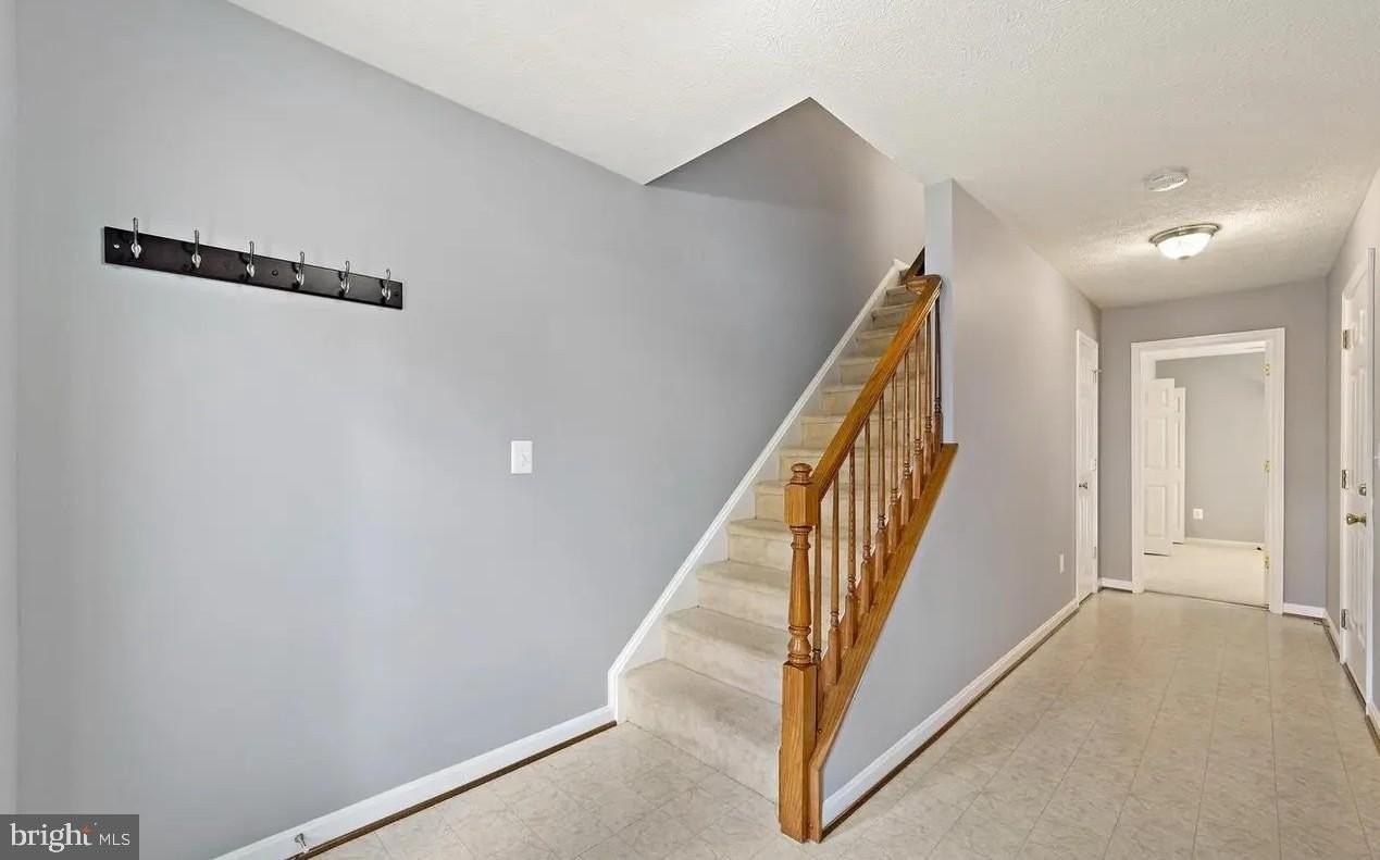 114 Compass Cv - Photo 4 of 19