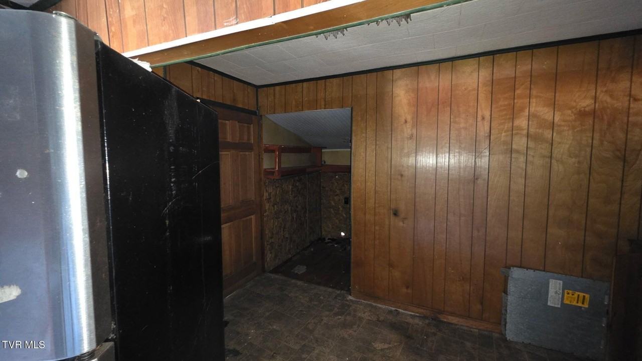 1822 Derby Rd - Photo 6 of 9