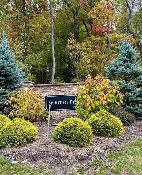 347 Trinity Way - Photo 2 of 17