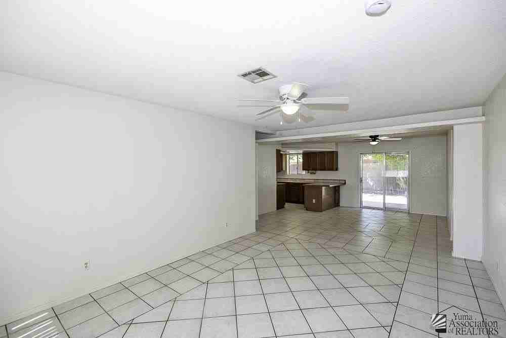 4632 W 19th Ln - Photo 6 of 23