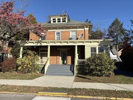 featured image of 552 Scott Street