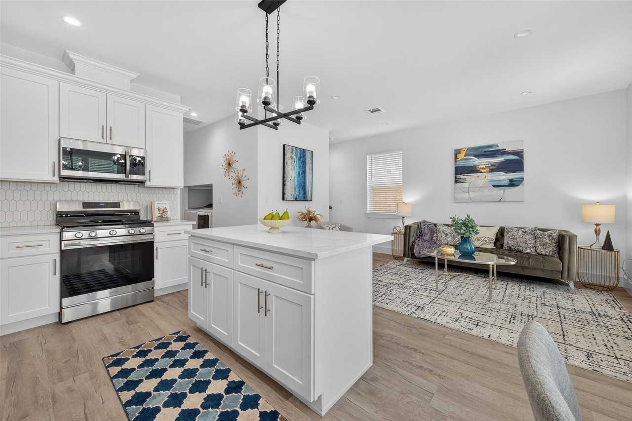 5027 Willow Glen Drive - Photo 6 of 22