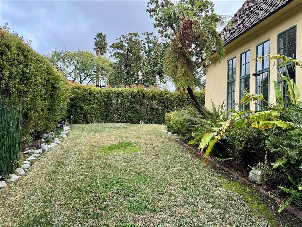 1149 Cordova Avenue - Photo 4 of 50