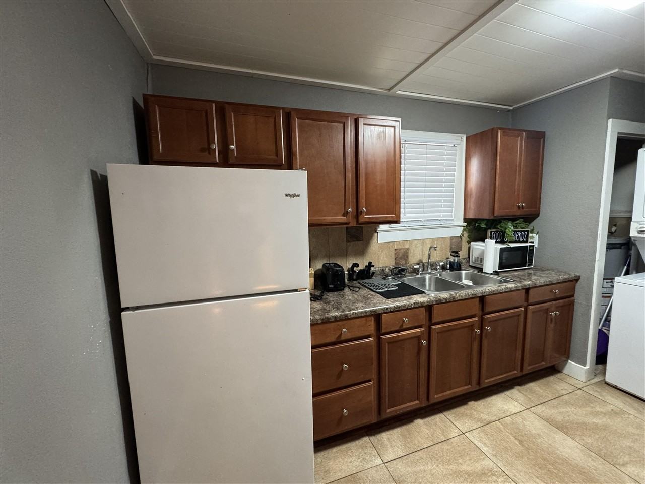 158 East 11th Avenue - Photo 4 of 9