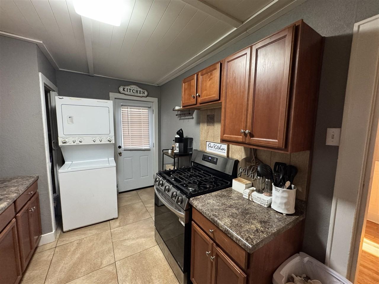 158 East 11th Avenue - Photo 5 of 9