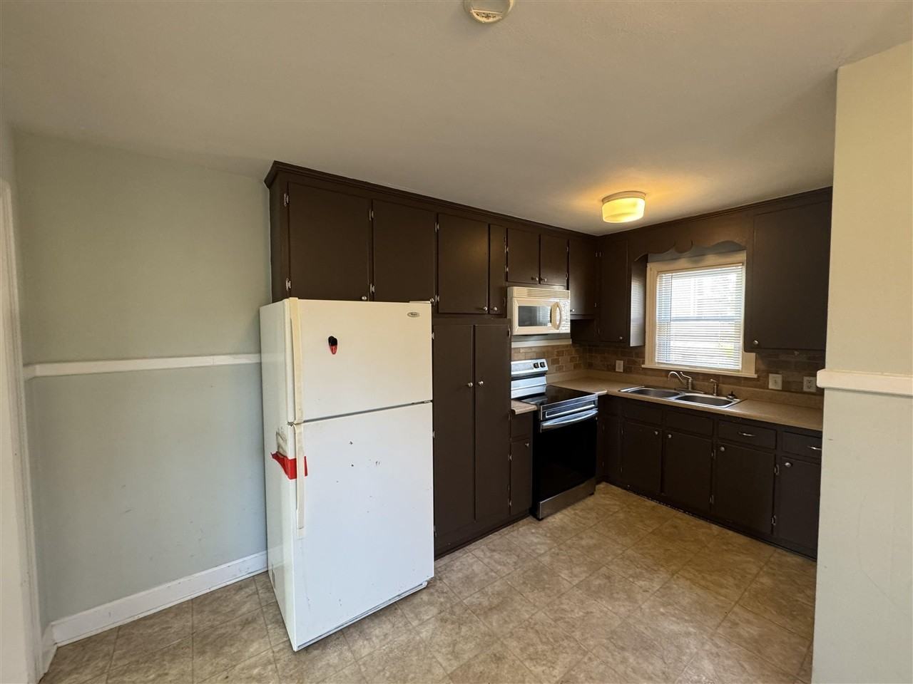 1304 Cabell Drive - Photo 3 of 8