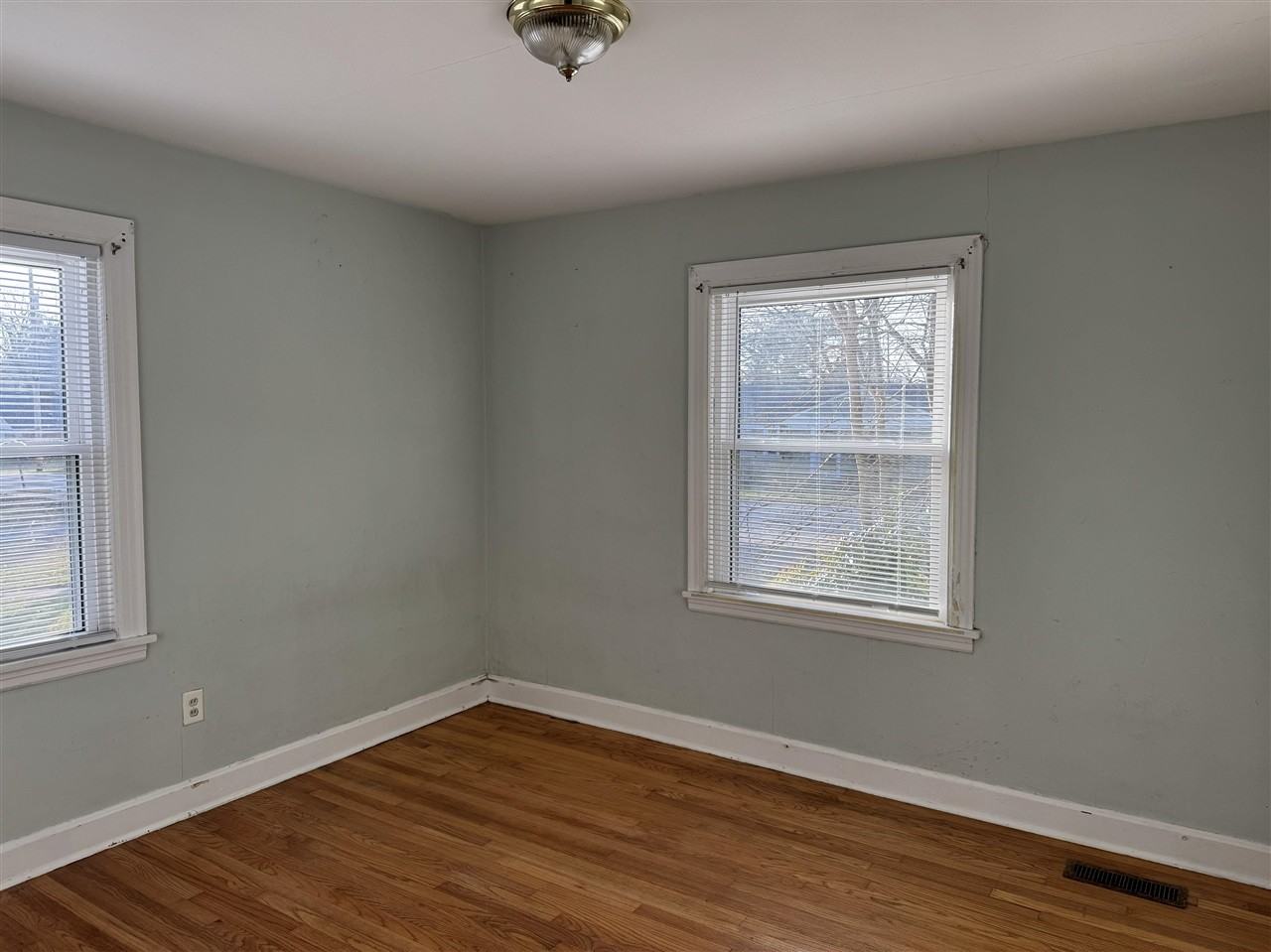 1304 Cabell Drive - Photo 5 of 8