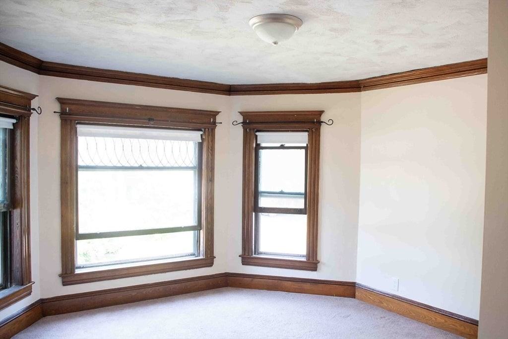 39 Sugarloaf Street - Photo 5 of 7