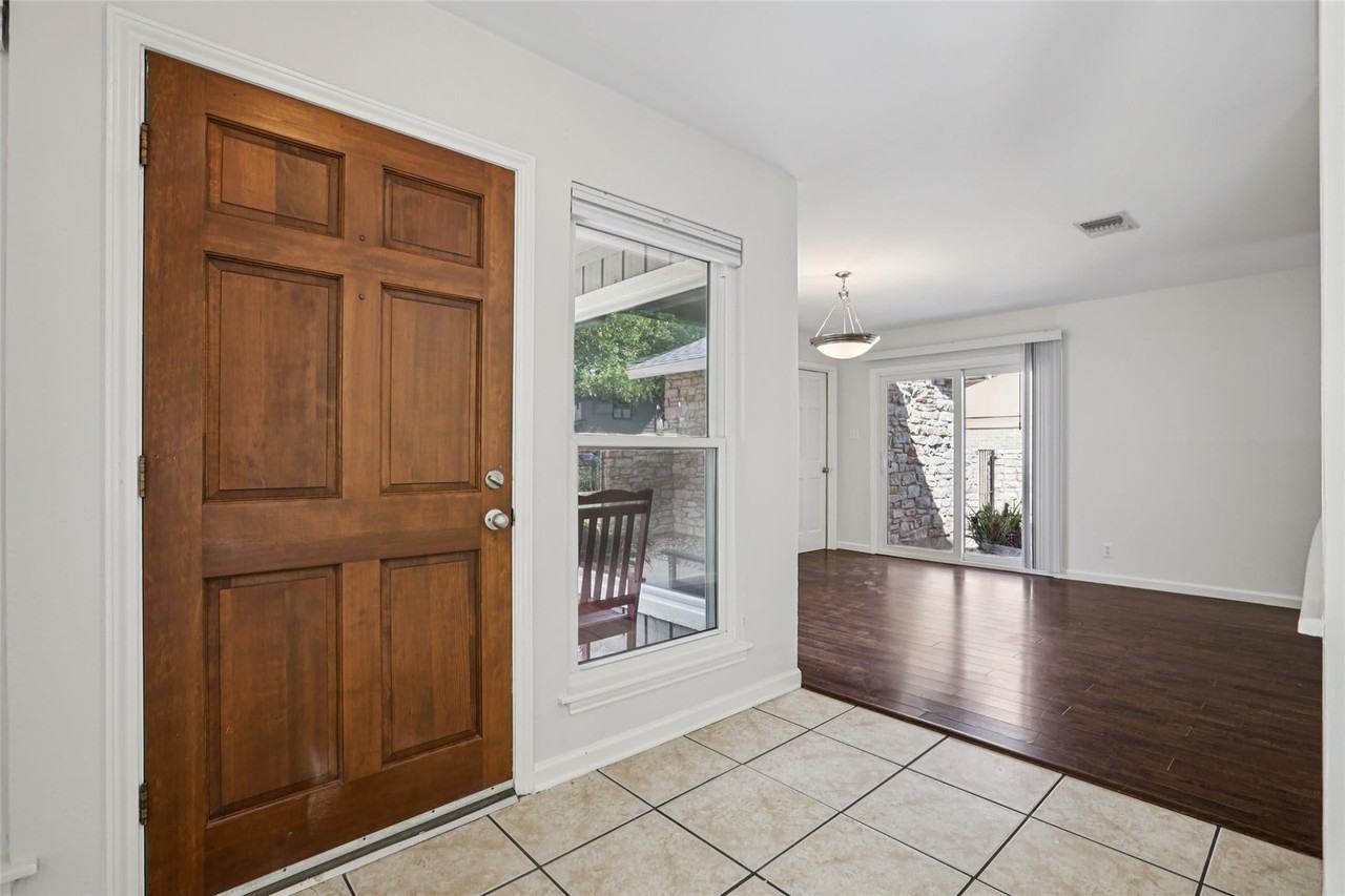 4713 Trail Crest Circle - Photo 7 of 37