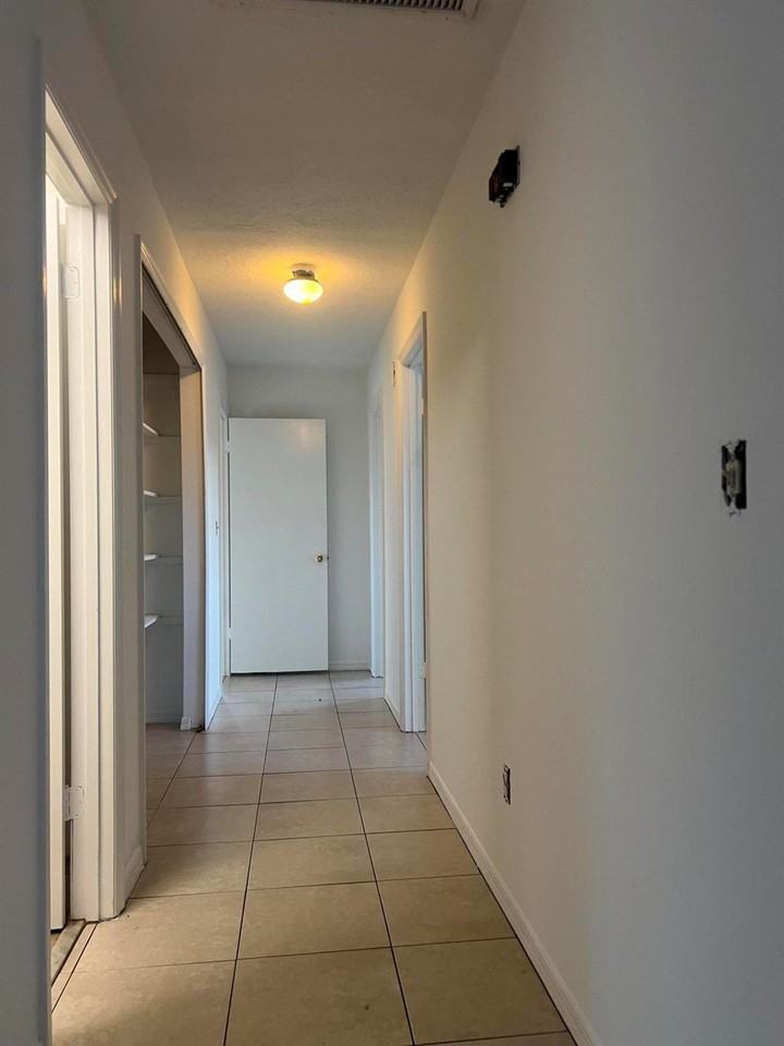 952 Southeast Walters Terrace - Photo 6 of 14