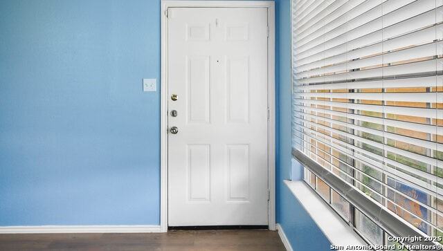 5044 Ayrshire Drive - Photo 7 of 22